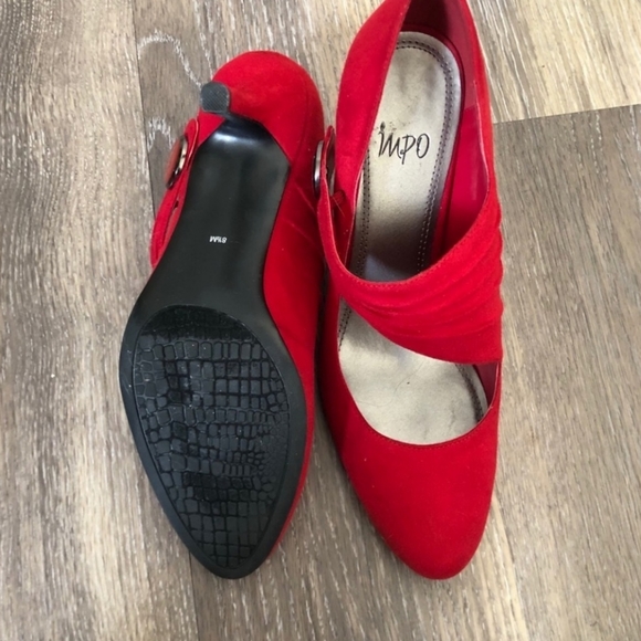 Shoes - Picture 2 of 4